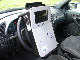 Interface de test permettant de valider le bon fonctionnement du faisceau du vÃ©hicule. IHM dÃ©portÃ© - Radio - GPS...